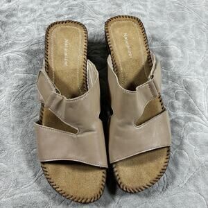 Naturalizer Sandals Women's 10 M Tan Slip On Leather Casual Summer Comfort Boho